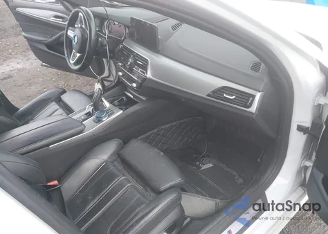 2018 BMW 530I xDrive z USA, uszkodzony, nr VIN WBAJA7C58JWA71169